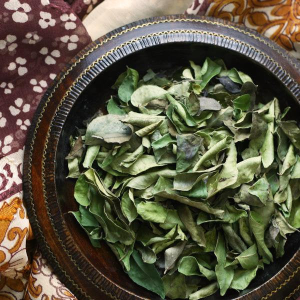 Curry whole leaves, organic great quality, 25gm ships from Montreal
